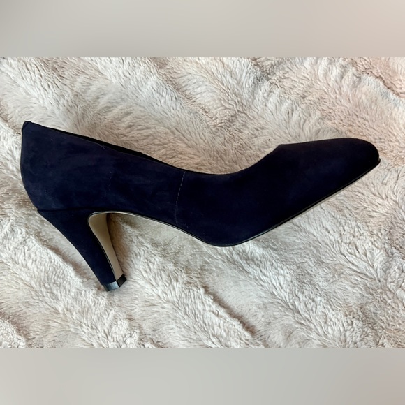 Walking Cradles Navy Suede Pump - Picture 4 of 10